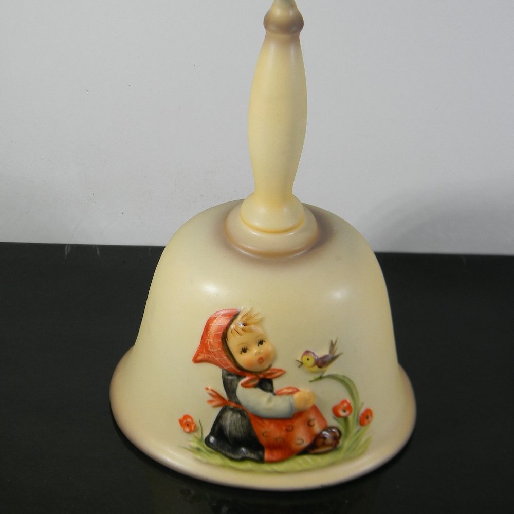 GOEBER HUMMEL 1981 Fourth Edition Annual Bell